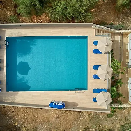 Acropolis Aparthotel 3*